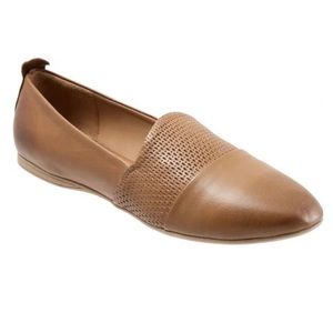 BUENO — KATY FLATS, SOFT SLIP ON SHOES, SIZE US 7 NEW NO BOX